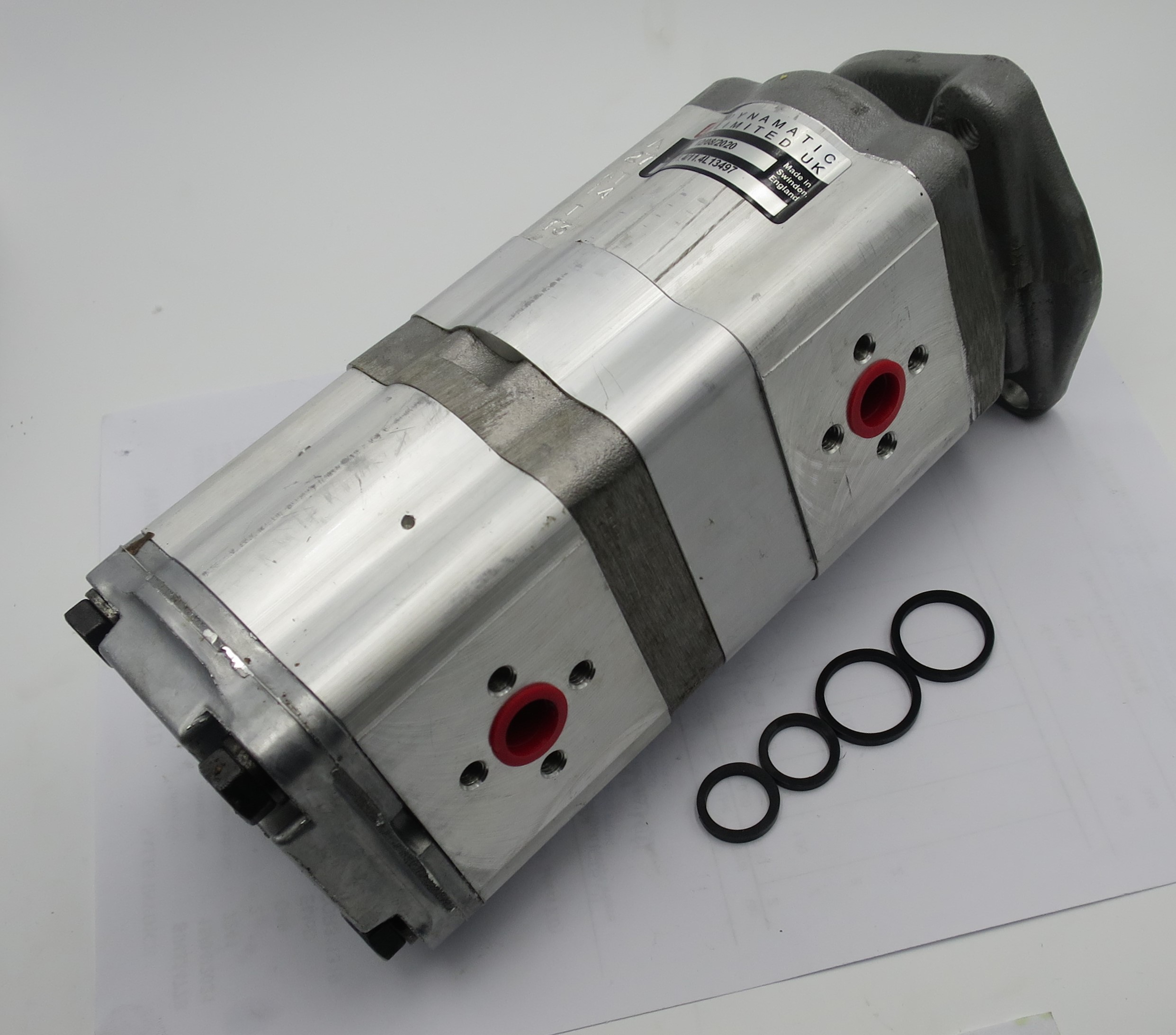 550/1/13497 J.C.B. TANDEM HYDRAULIC GEAR PUMP White House Products, Ltd