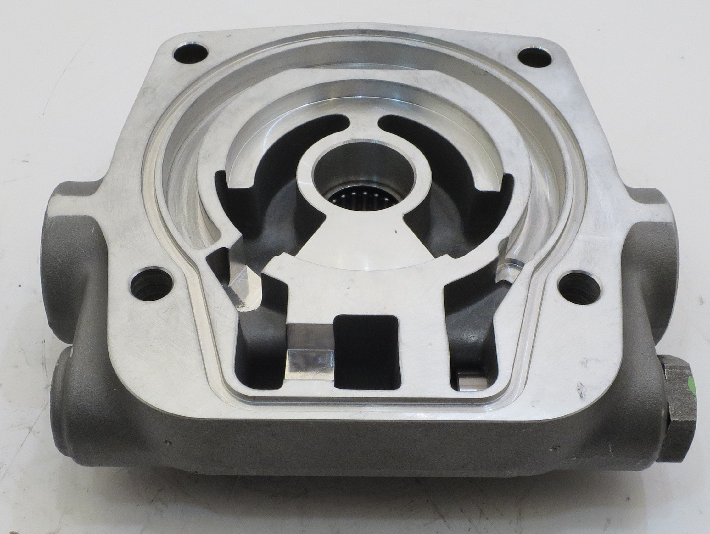 CESSNA 72400 CHARGE PUMP HOUSING