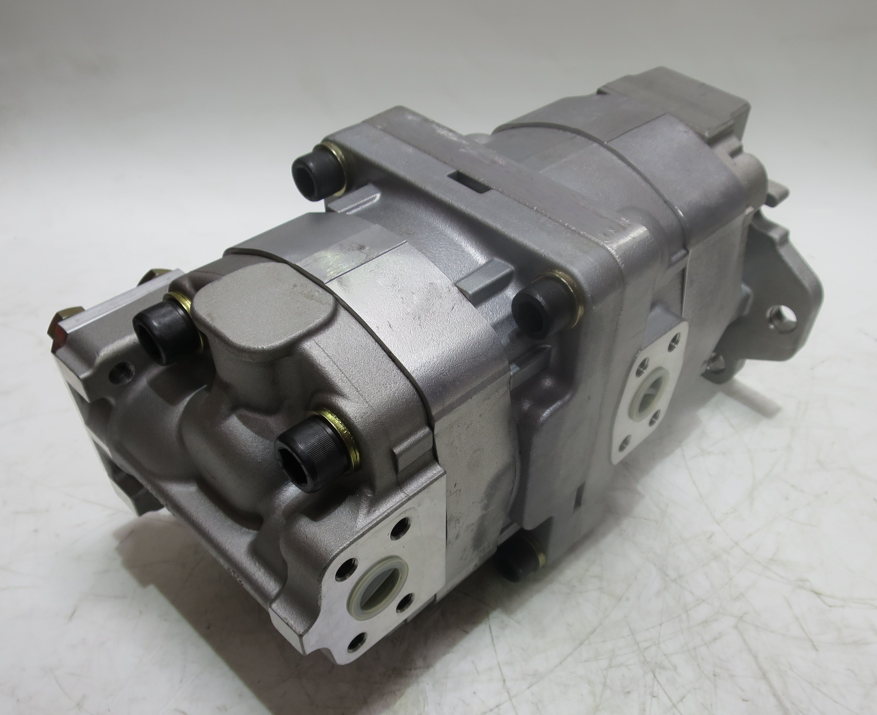 5I2/30546KOM - KOMATSU EQUIV TANDEM 705-52-30280 - White