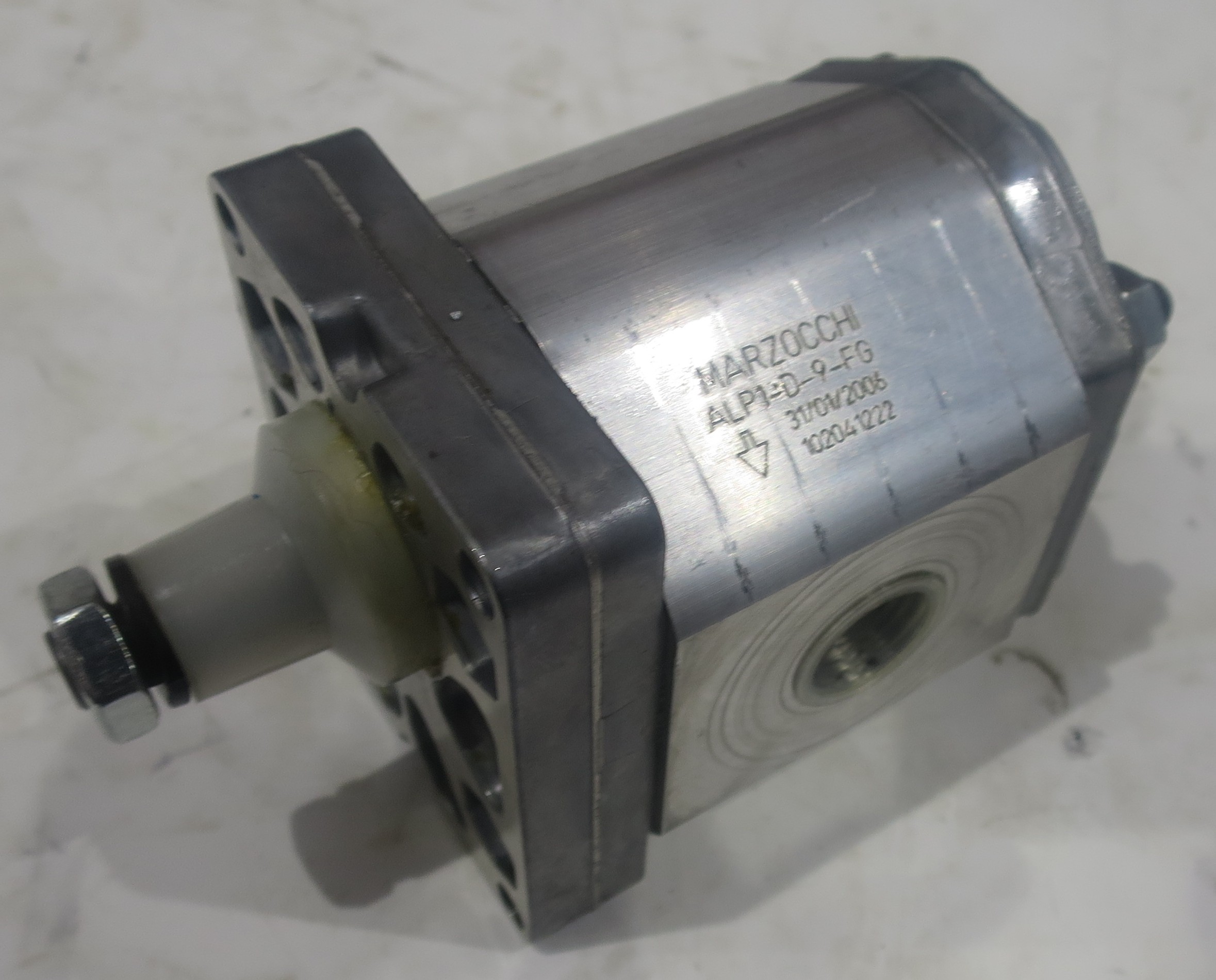 5M1/1D9T(M)XTB - MARZOCCHI 1D9 HYDRAULIC PUMP - White House Products, Ltd