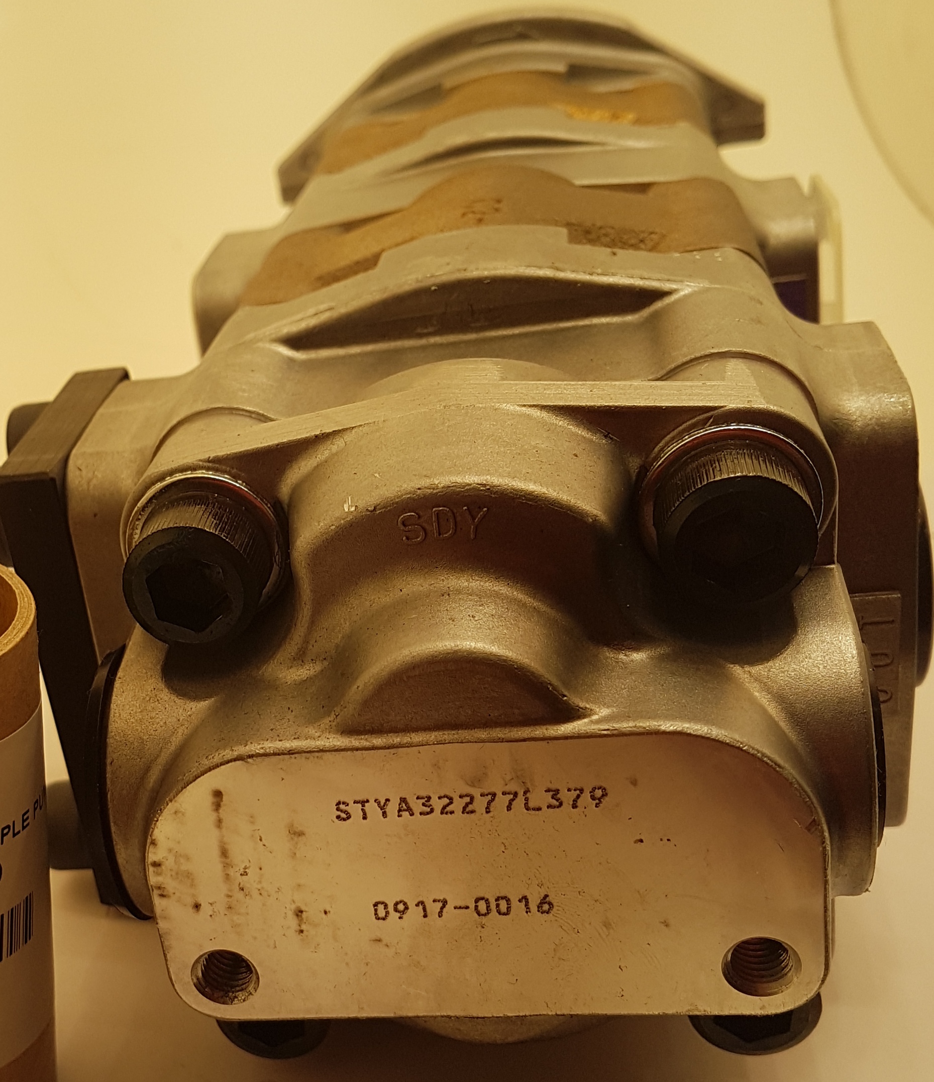 5S3/47540TOY - STYA32.27.7J9H9-L379 TRIPLE - White House Products, Ltd