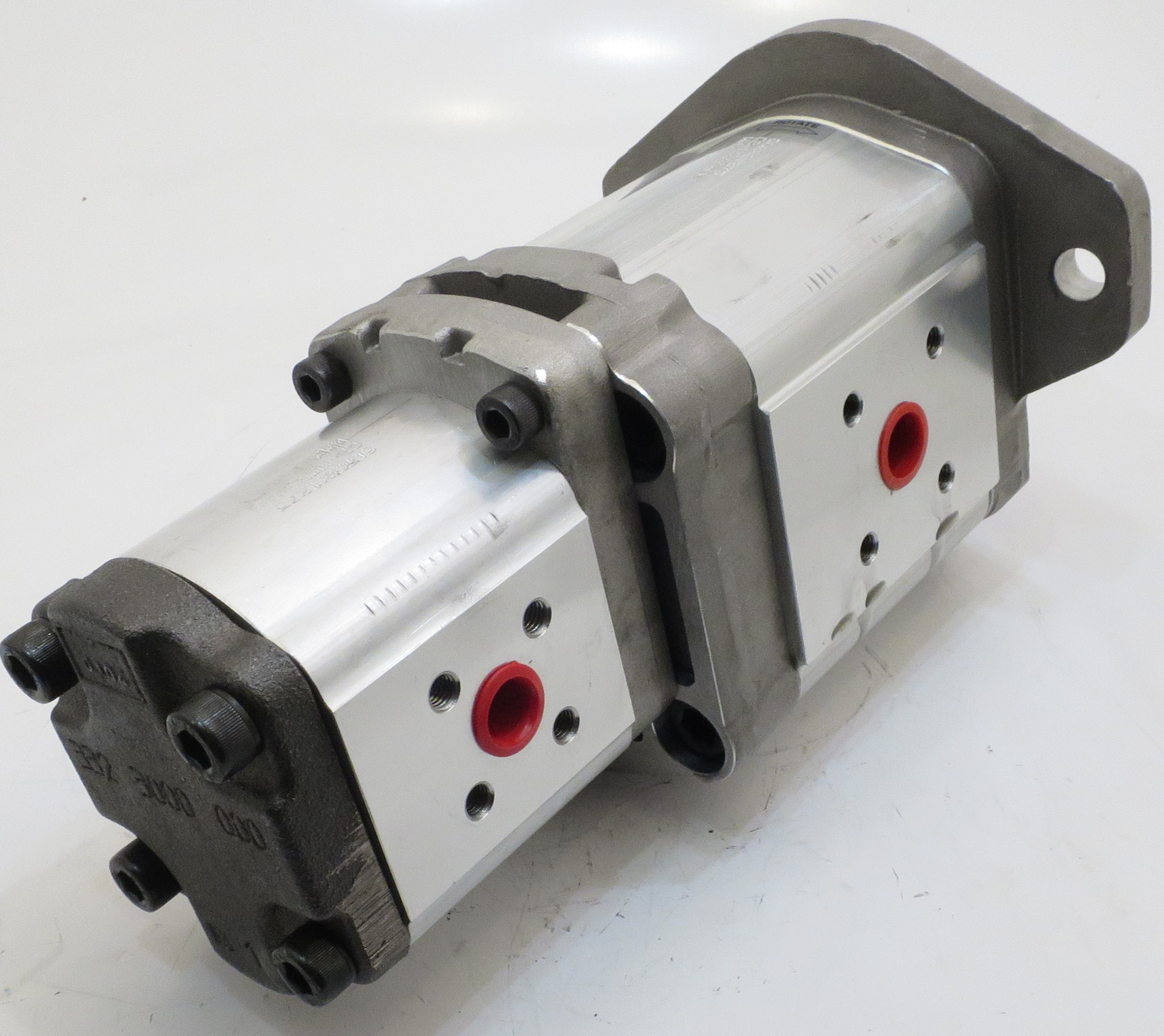 5WHP2/40040JCB 44 + 19 CC/REV PIGGY BACK HYDRAULIC White House