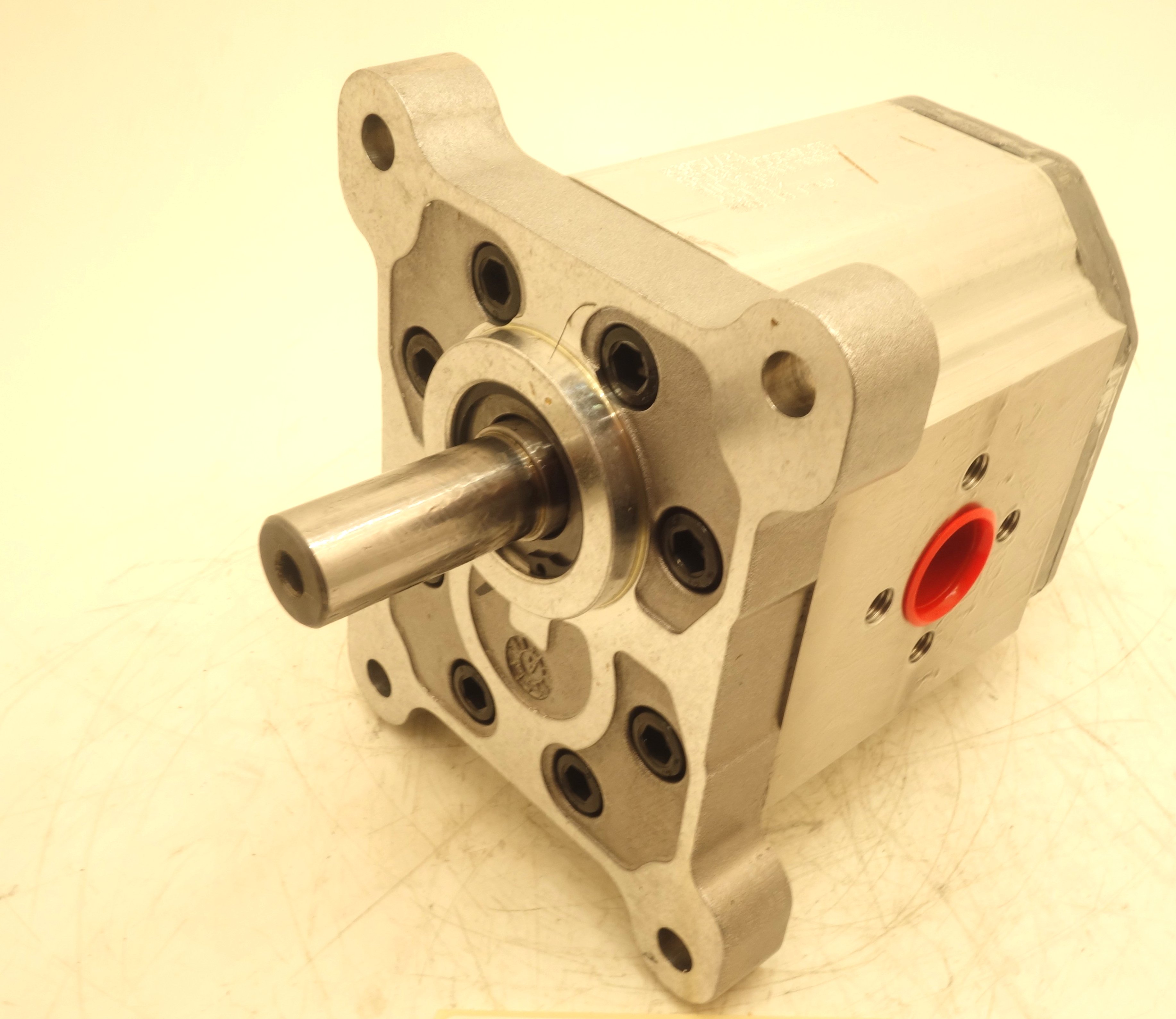 HYDRAULIC GEAR MOTOR 83057721 White House Products, Ltd