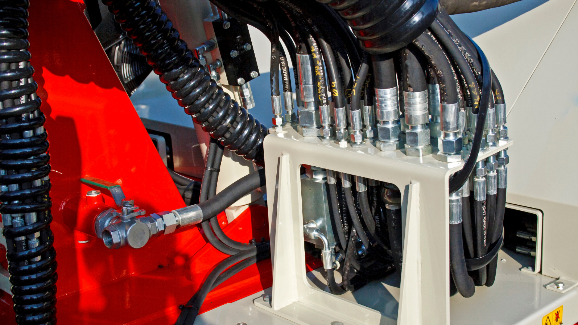 How Do Directional Control Valves Affect Oil Flow?