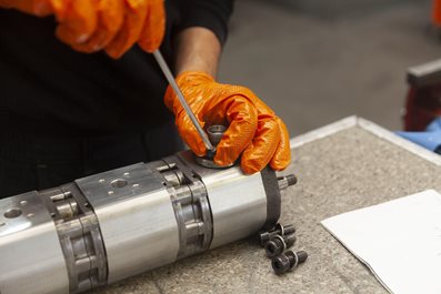 Repairing a hydraulic pump