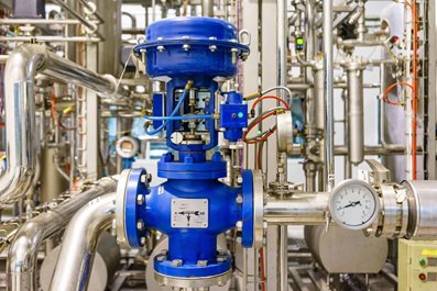 Pneumatic control valve in a steam heating system